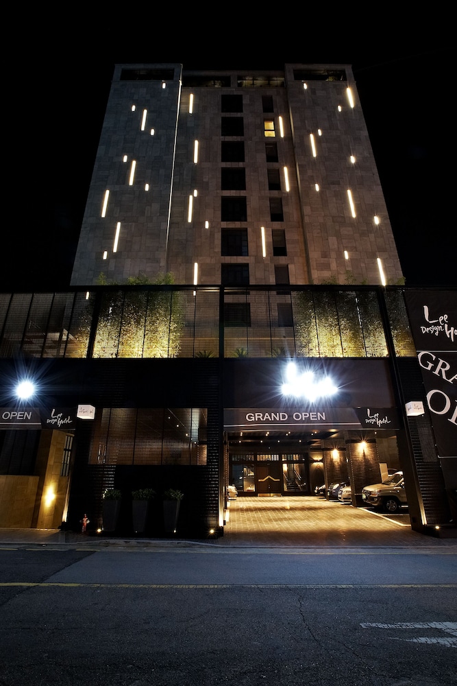lee design hotel