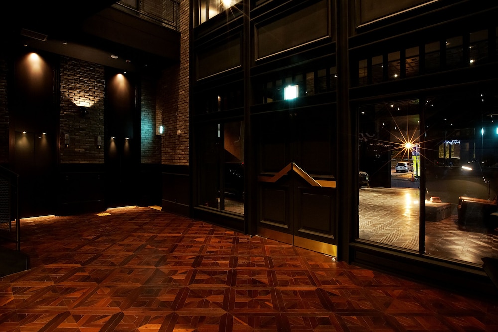 lee design hotel