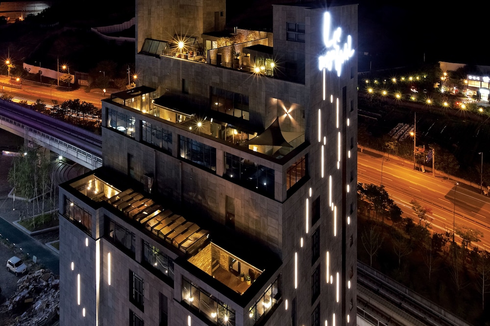 lee design hotel