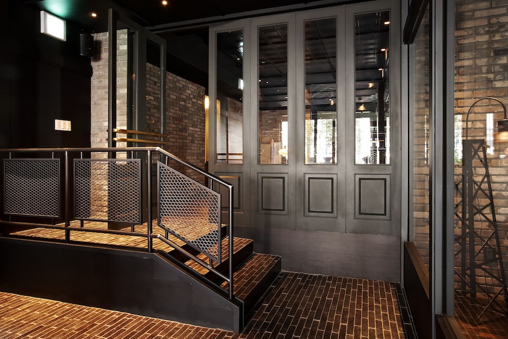 lee design hotel