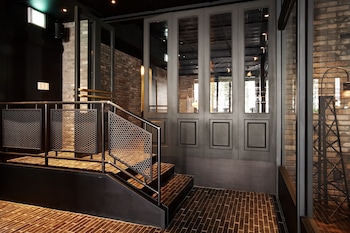 lee design hotel