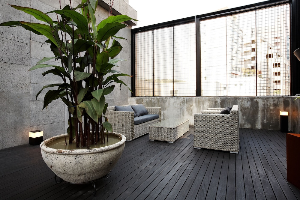 lee design hotel
