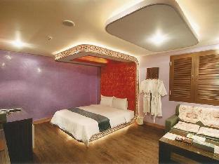world tourist hotel