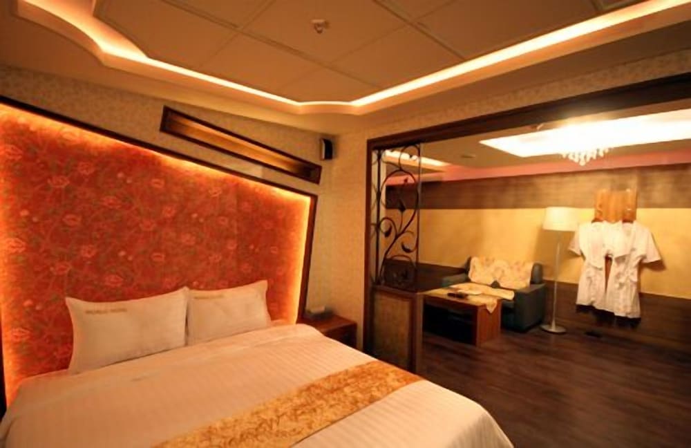 world tourist hotel