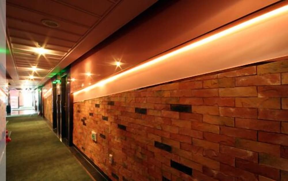 world tourist hotel