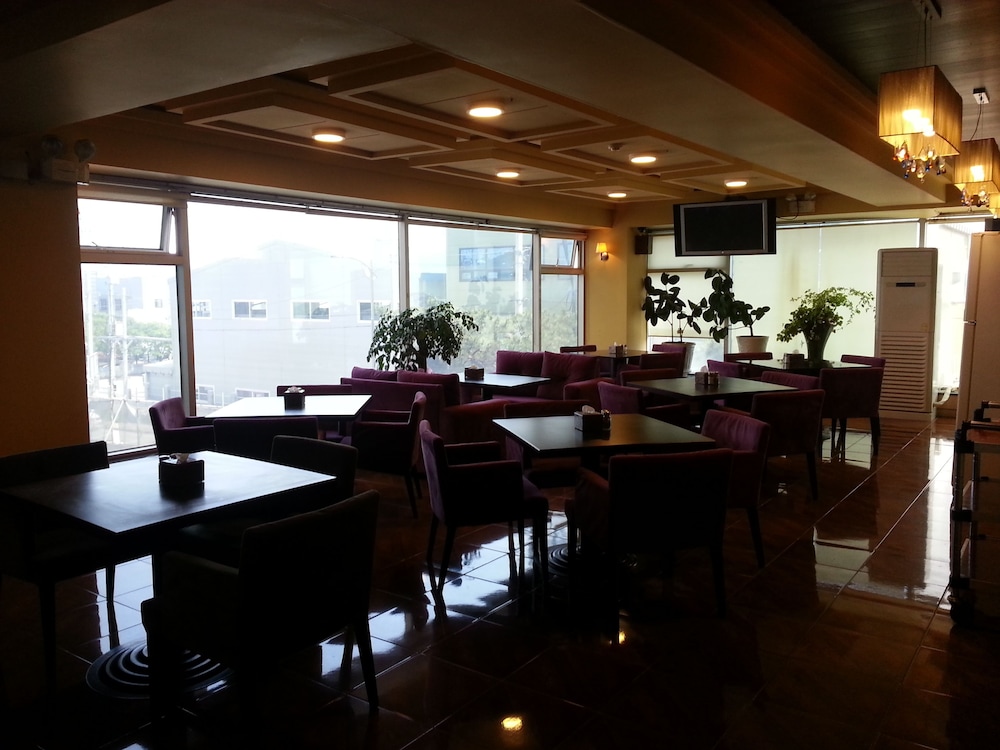 world tourist hotel