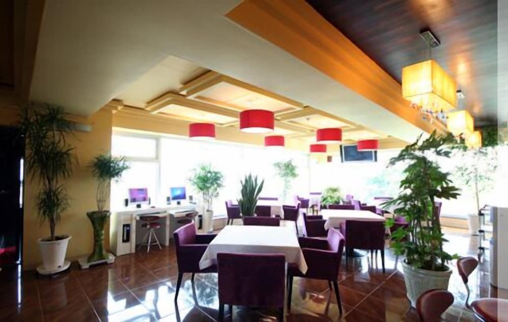 world tourist hotel