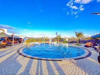 Lux Suites Tatu City Vacation House,,3 star