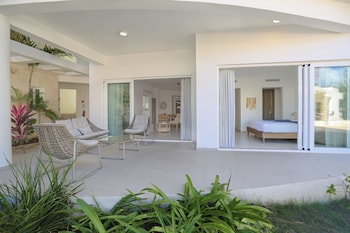 destination jelly playa coral condo