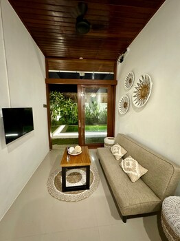 villa licia seseh area