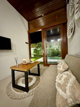 villa licia seseh area
