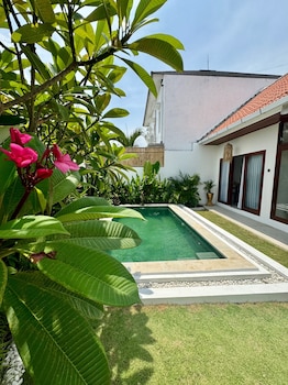 villa licia seseh area