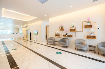 Comfort Inn Orbi City,,5 star