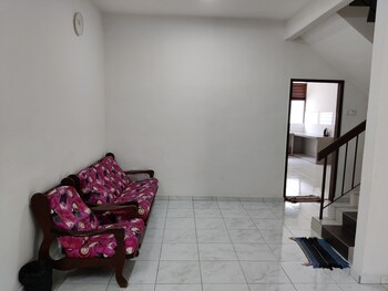 Clp Home Near Sri Muniswarar Temple 2,,2 star