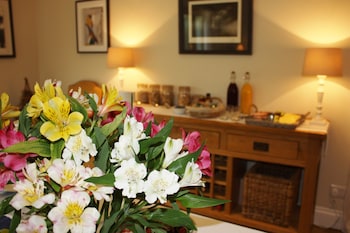 Little Orchard Bed And Breakfast Chichester,207 Whyke Rd,4 star
