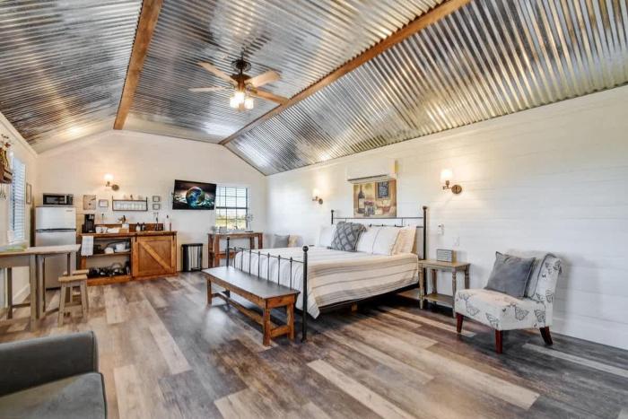 wine country cottage with scenic hill country views