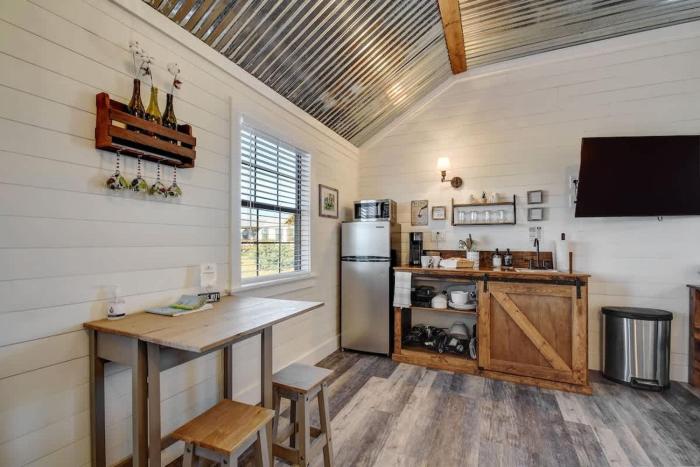 wine country cottage with scenic hill country views