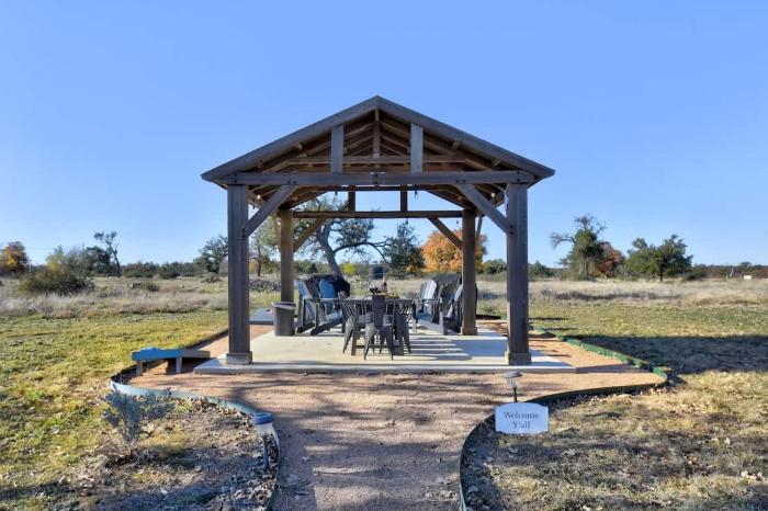 stargazing retreat at lone star cottage