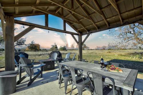 stargazing retreat at lone star cottage