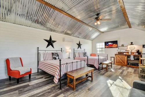 stargazing retreat at lone star cottage