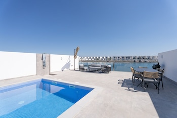 Nasma Holiday Homes - Al Dana Villas,,0 star