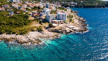 sunset bay apartments