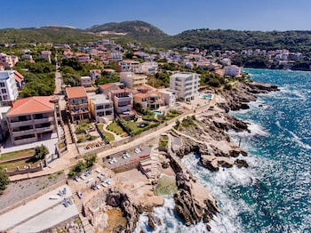 sunset bay apartments