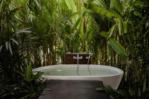 earthship ubud eco villa