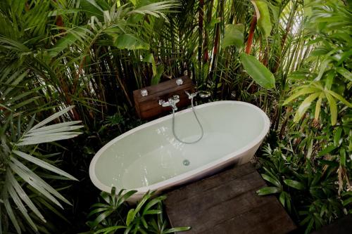 earthship ubud eco villa