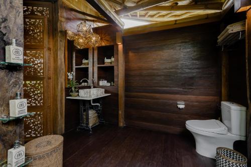 earthship ubud eco villa
