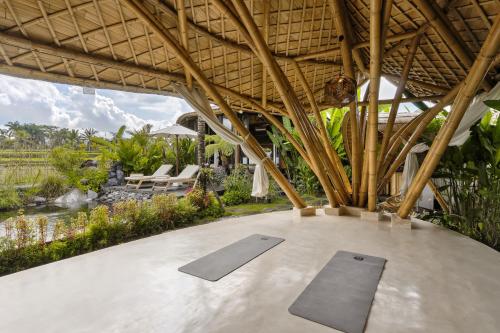 earthship ubud eco villa