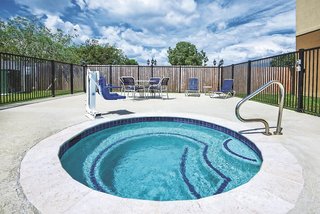La Quinta Inn & Suites By Wyndham Victoria - South,Texas>>Victoria,3 star