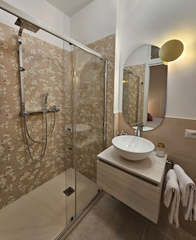 B&B Domus Teano,,4 star