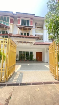 D32 Homestay,,4 star