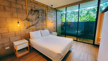 Bourbon Hostal,,4 star