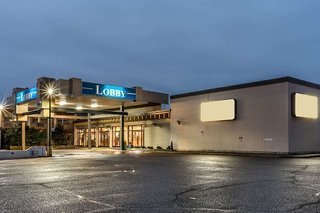 Ramada By Wyndham Thunder Bay Airlane Hotel,Ontario>>Thunder Bay,3 star