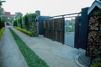 Fortunas Cabins,,3 star