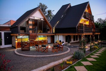 Fortunas Cabins,,3 star