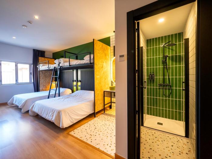 wonder hostel