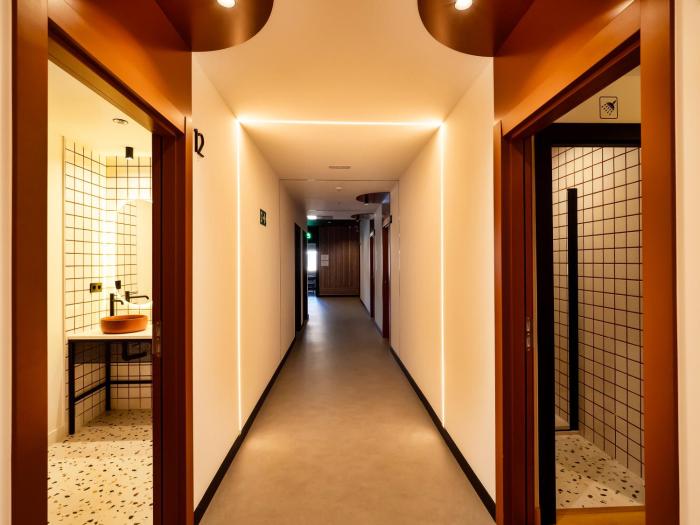 wonder hostel