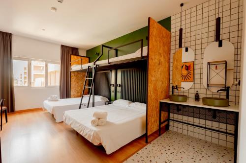 wonder hostel