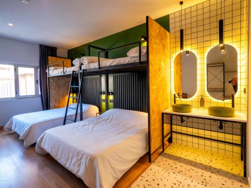 wonder hostel