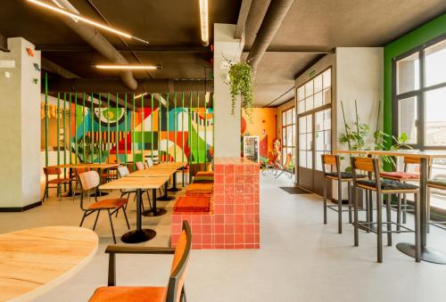 wonder hostel