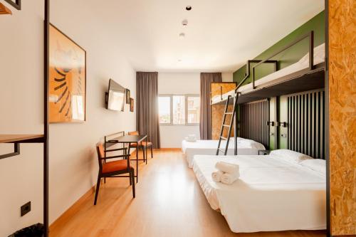 wonder hostel