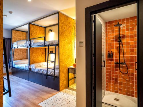 wonder hostel