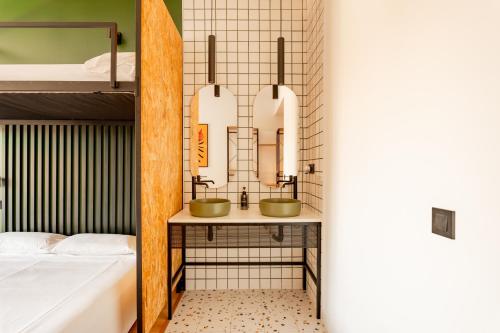 wonder hostel
