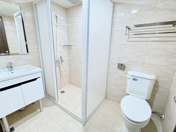 Yoai Mountain Roam Hotel,,2 star