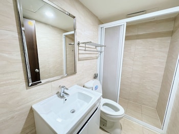 Yoai Mountain Roam Hotel,,2 star