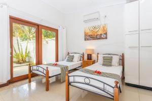 tropicana lagoon apartments