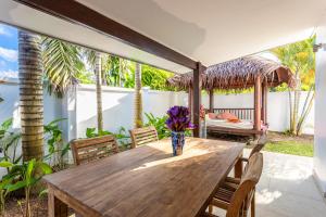 tropicana lagoon apartments